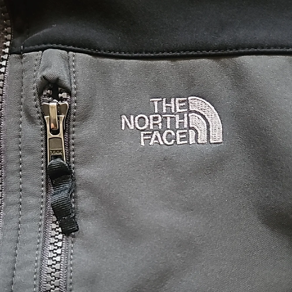The North Face Black and Gray Full-Zip Jacket - Picture 2 of 6